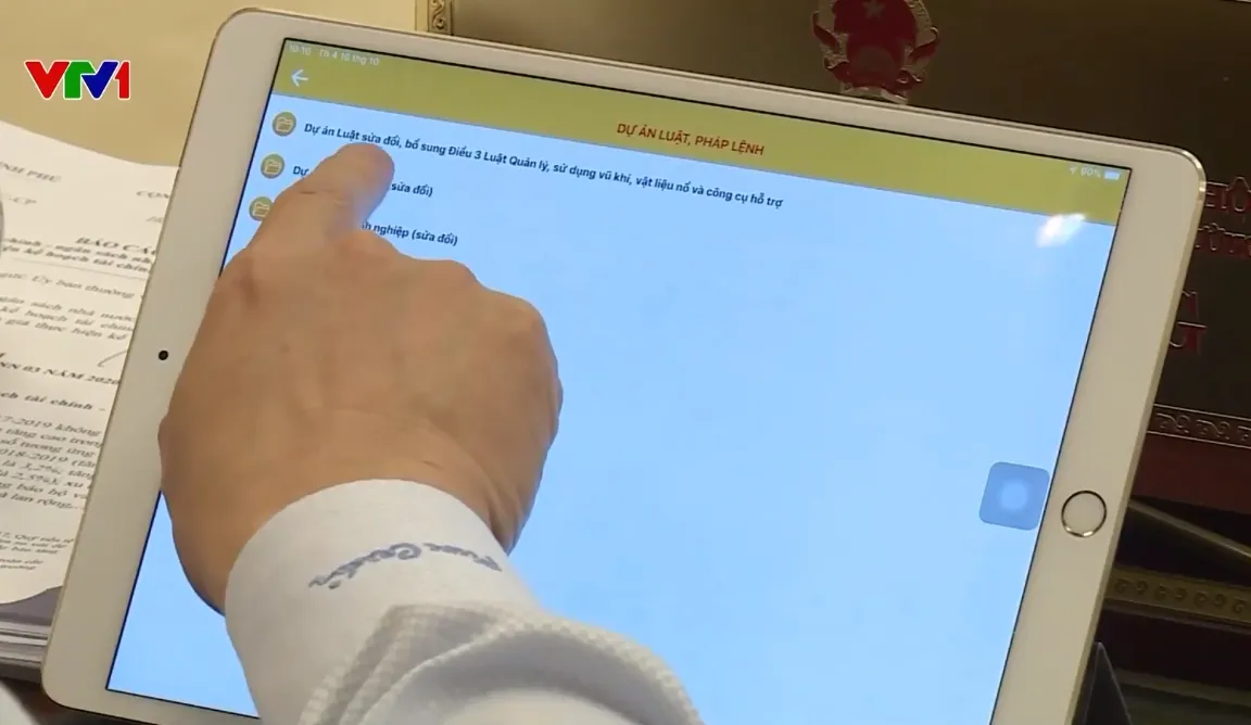 Quốc hội Việt Nam chuyển m&igrave;nh trong thời đại số, đẩy mạnh x&acirc;y dựng Quốc hội số - Ảnh 1.