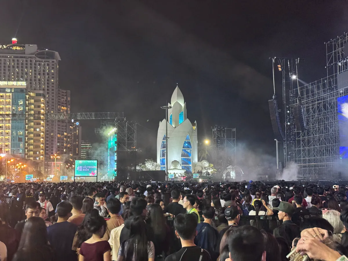 Kỳ nghỉ dài tạo lực đẩy, du lịch Khánh Hòa sôi động ngay từ đầu năm 2026- Ảnh 6. Kỳ nghỉ dài tạo lực đẩy, du lịch Khánh Hòa sôi động ngay từ đầu năm 2026- Ảnh 6.