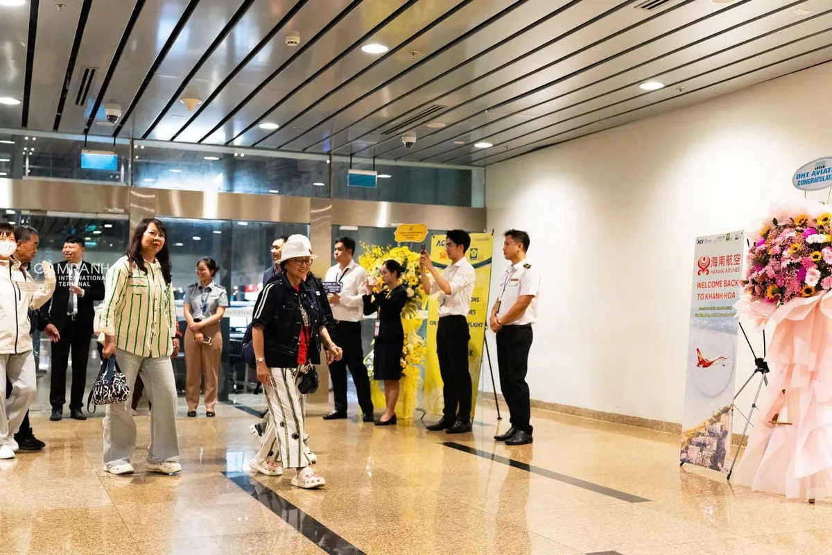 Kỳ nghỉ dài tạo lực đẩy, du lịch Khánh Hòa sôi động ngay từ đầu năm 2026- Ảnh 4. Kỳ nghỉ dài tạo lực đẩy, du lịch Khánh Hòa sôi động ngay từ đầu năm 2026- Ảnh 4.