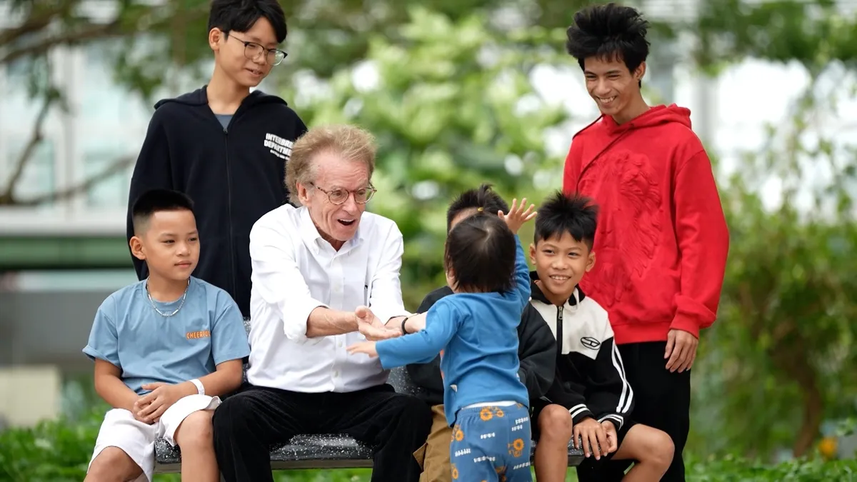 Việt Nam - Đến và Yêu: Khi những người ngoại quốc chọn mảnh đất hình chữ S để gửi gắm khát vọng- Ảnh 4. Việt Nam - Đến và Yêu: Khi những người ngoại quốc chọn mảnh đất hình chữ S để gửi gắm khát vọng- Ảnh 4.