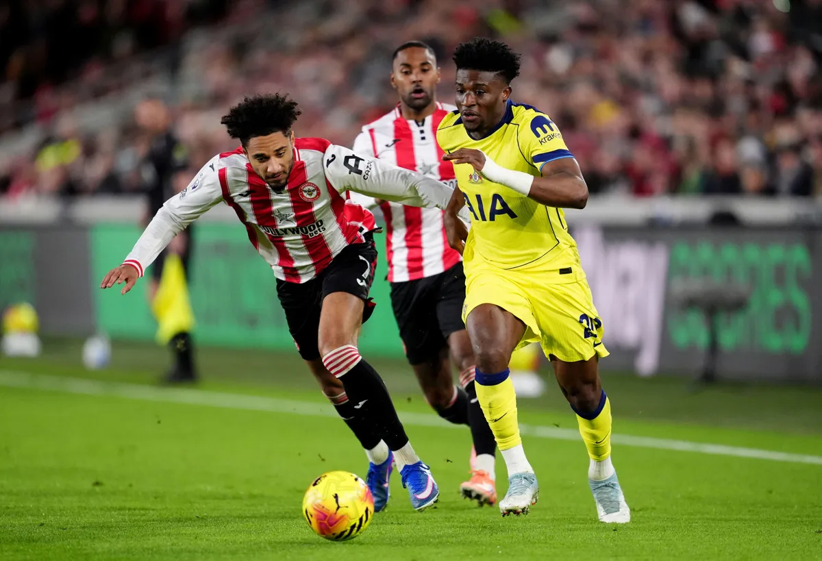 Tottenham h&ograve;a nhạt Brentford, ng&agrave;y trở lại kh&ocirc;ng trọn vẹn của Thomas Frank- Ảnh 1.