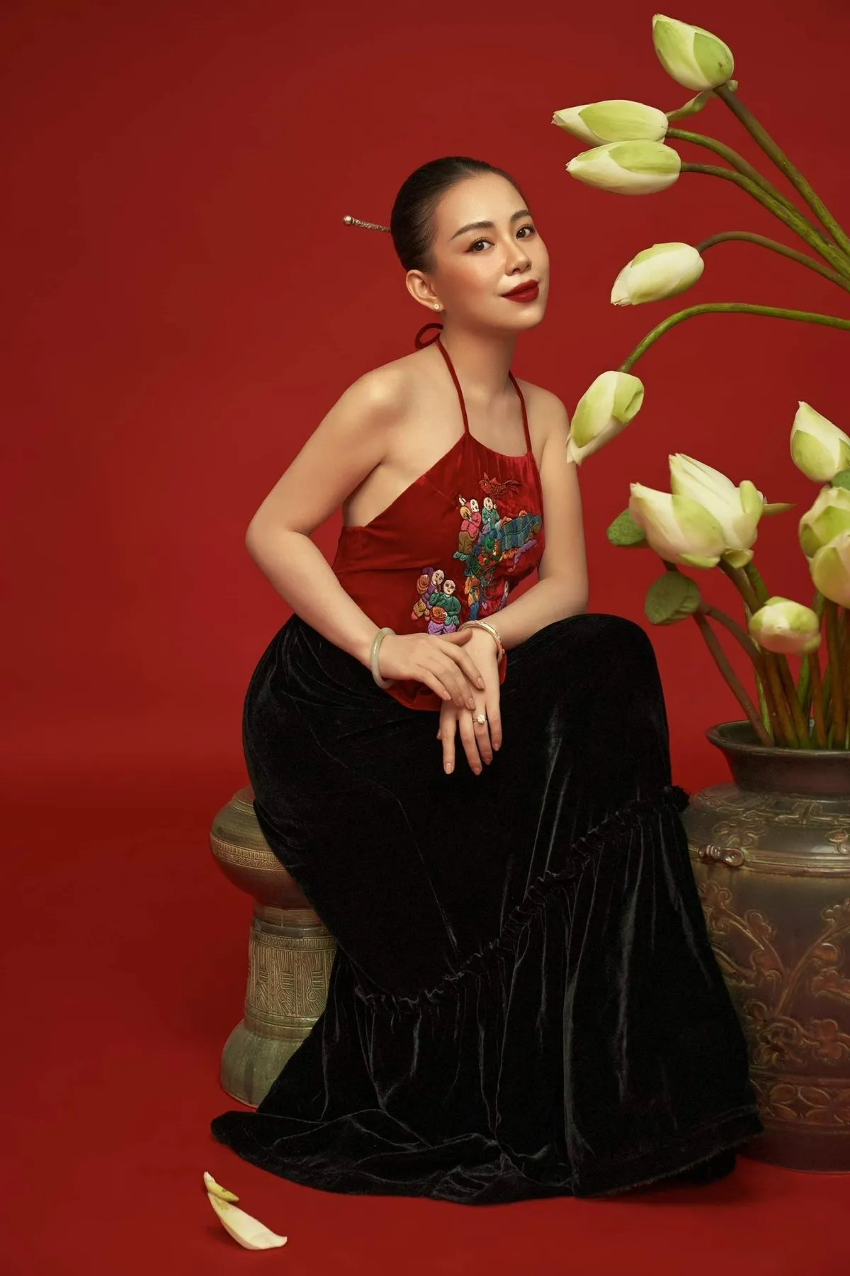 NTK Nguyễn Thơ Thơ - Khi thời trang thêu tay kể câu chuyện về bản sắc Việt - Ảnh 4.