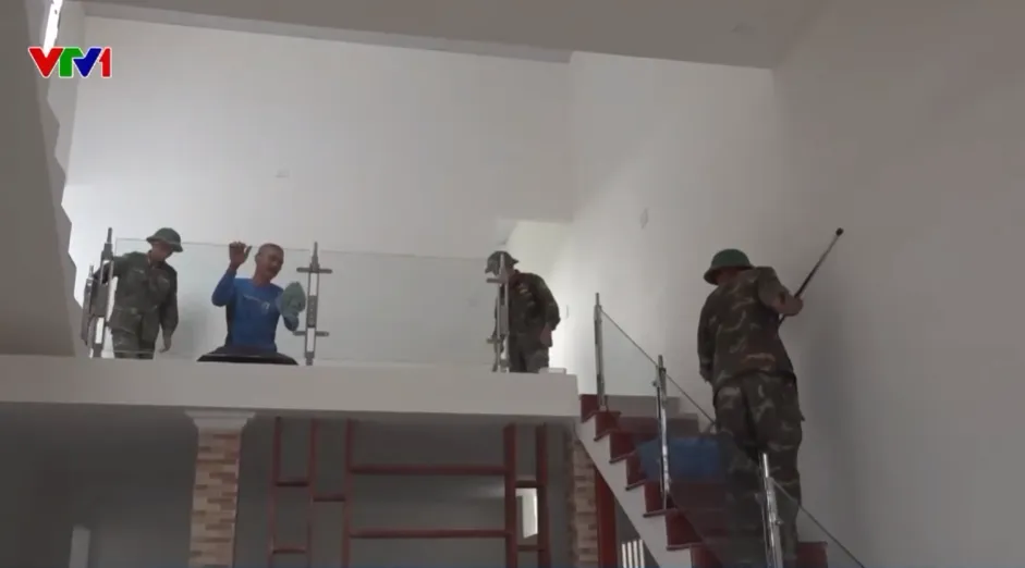 Nh&agrave; mới &ndash; niềm vui lớn của người d&acirc;n v&ugrave;ng lũ trong những ng&agrave;y đầu năm - Ảnh 2.