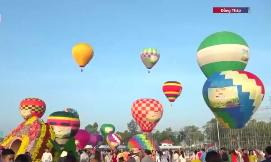 S&ocirc;i nổi, hấp dẫn c&aacute;c hoạt động du lịch trong dịp nghỉ Tết dương lịch- Ảnh 5.