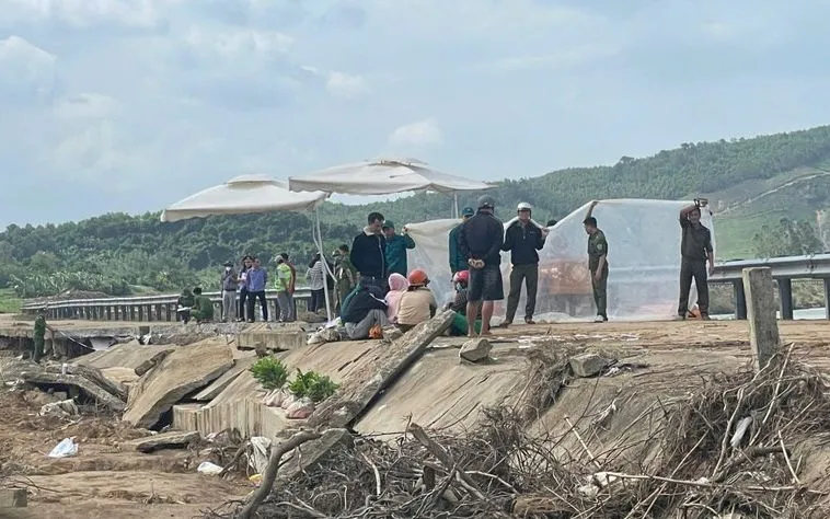 Công an điều tra vụ sập bờ kè ở Đắk Lắk khiến 4 người tử vong - Ảnh 1.