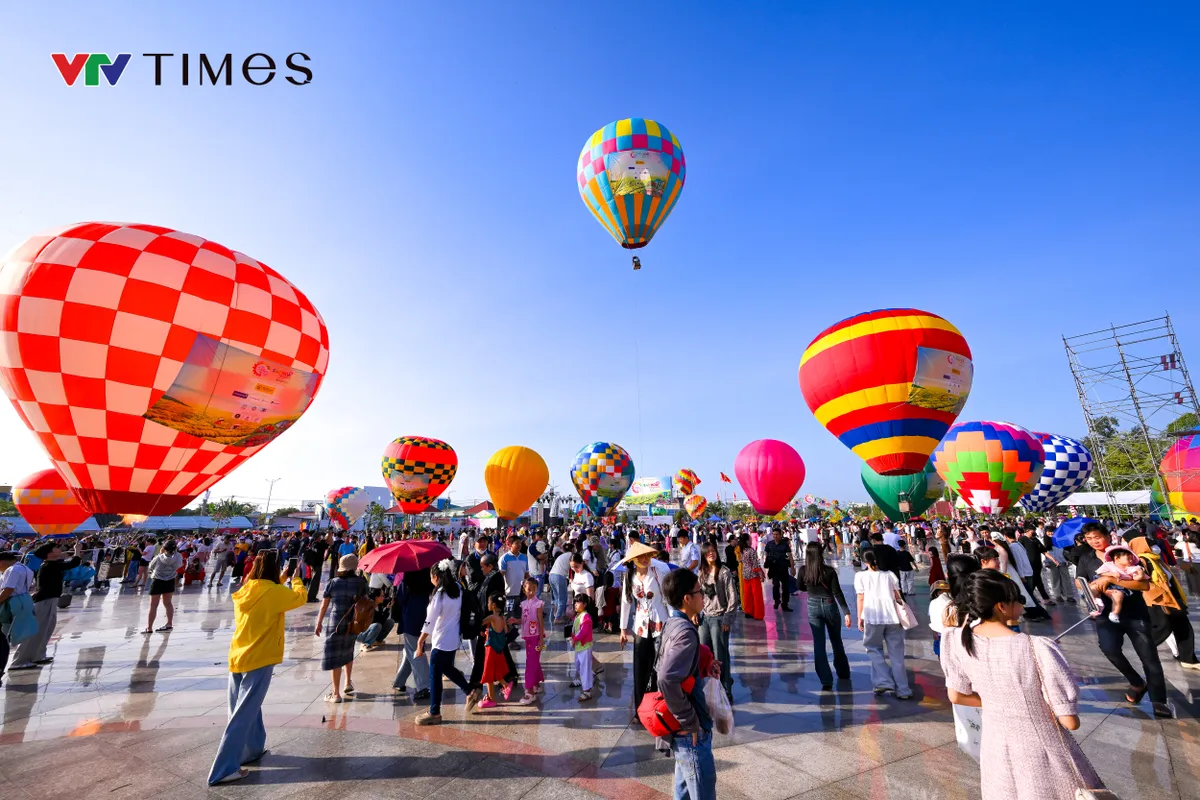 Đón năm mới 2026, làng hoa Sa Đéc hút khách với loạt trải nghiệm đặc sắc- Ảnh 11. Đón năm mới 2026, làng hoa Sa Đéc hút khách với loạt trải nghiệm đặc sắc- Ảnh 11.