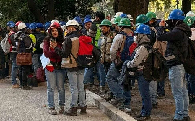 Động đất mạnh ở Mexico ngày 2.1 khiến nhiều người phải sơ tán ở Thành phố Mexico. (Ảnh: AFP)