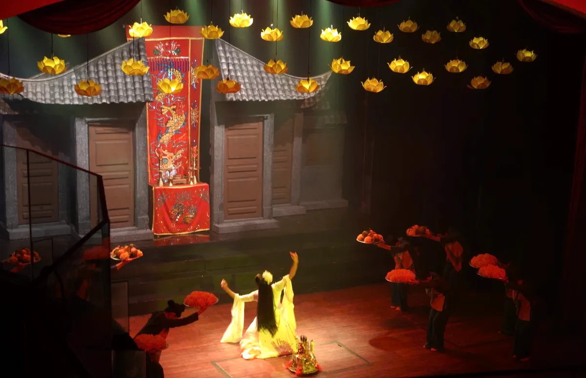 Kh&aacute;n giả TP Hồ Ch&iacute; Minh h&agrave;o hứng xem h&aacute;t bội trong những ng&agrave;y đầu năm mới - Ảnh 7.