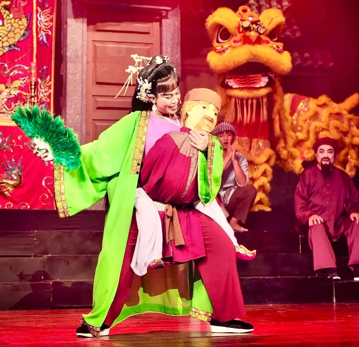 Kh&aacute;n giả TP Hồ Ch&iacute; Minh h&agrave;o hứng xem h&aacute;t bội trong những ng&agrave;y đầu năm mới - Ảnh 6.