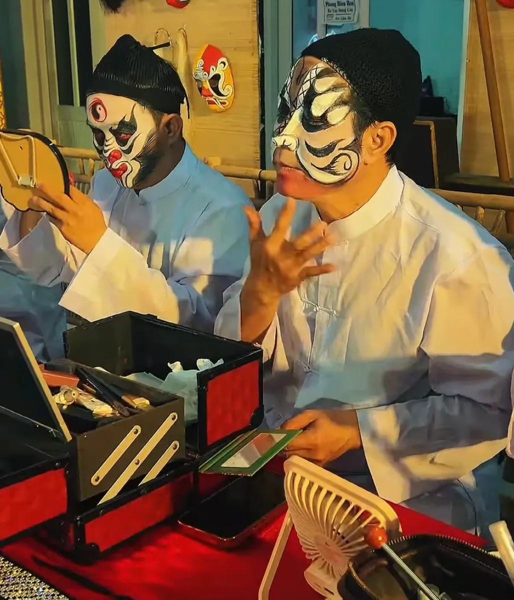 Kh&aacute;n giả TP Hồ Ch&iacute; Minh h&agrave;o hứng xem h&aacute;t bội trong những ng&agrave;y đầu năm mới - Ảnh 1.