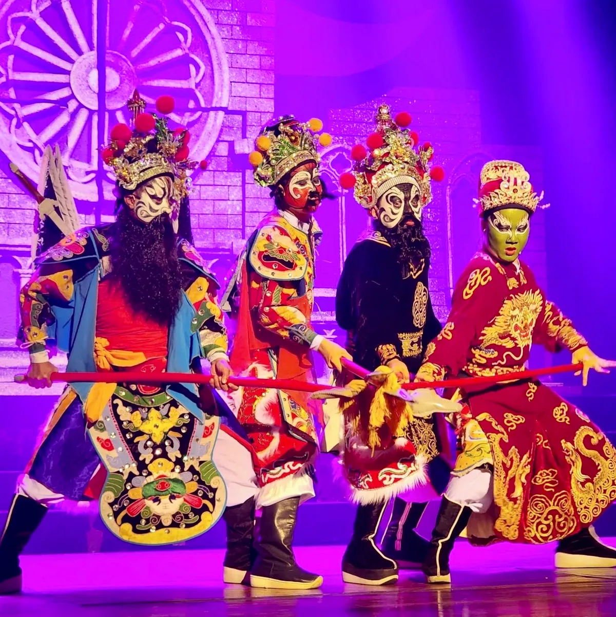 Kh&aacute;n giả TP Hồ Ch&iacute; Minh h&agrave;o hứng xem h&aacute;t bội trong những ng&agrave;y đầu năm mới - Ảnh 4.