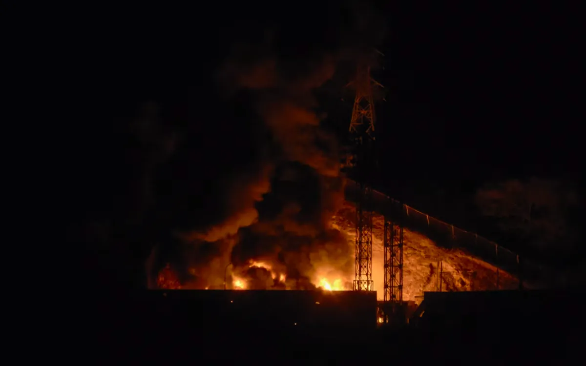 Nhiều vụ nổ được ghi nhận tại Caracas v&agrave;o thời điểm được cho l&agrave; Mỹ đang đột k&iacute;ch Venezuela (Ảnh: AFP)