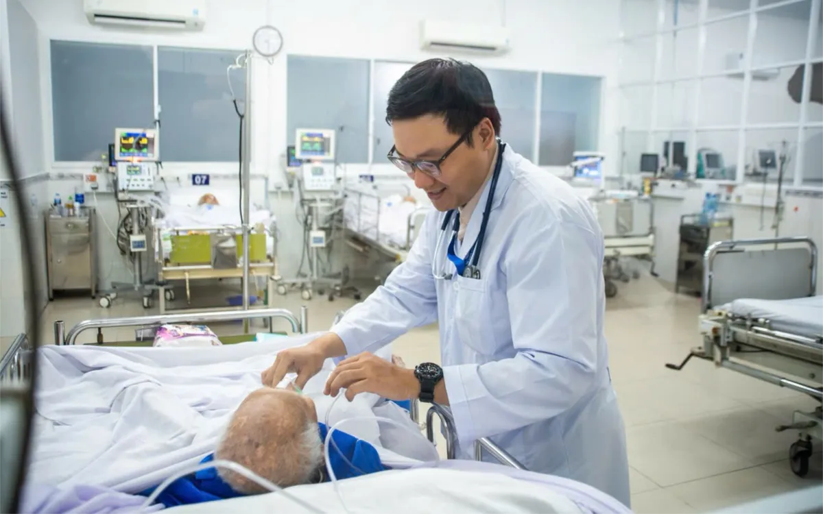 Các bác sĩ chuyên khoa Cấp cứu của Bệnh viện Nhân dân Gia Định đã chính thức vào vị trí trực chiến tại Cơ sở 2, sẵn sàng ứng cứu 24/7. Ảnh: Sở Y tế TP Hồ Chí Minh