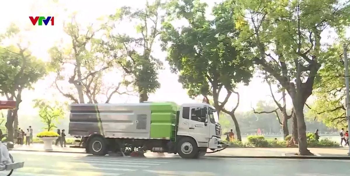H&agrave; Nội tăng cường vệ sinh m&ocirc;i trường dịp Tết Dương lịch - Ảnh 1.