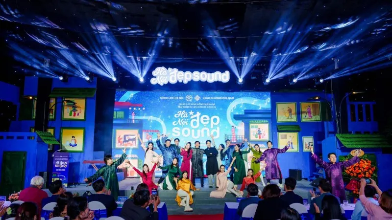 H&agrave; Nội đ&oacute;n lượng kh&aacute;ch kỷ lục dịp Tết Dương lịch 2026 - Ảnh 4.