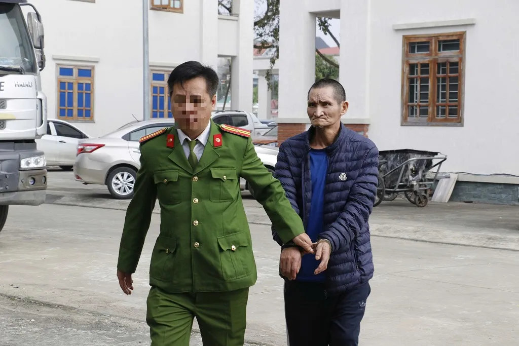 Bắt tr&ugrave;m ma t&uacute;y sau hơn 20 năm trốn truy n&atilde; tại L&agrave;o - Ảnh 1.