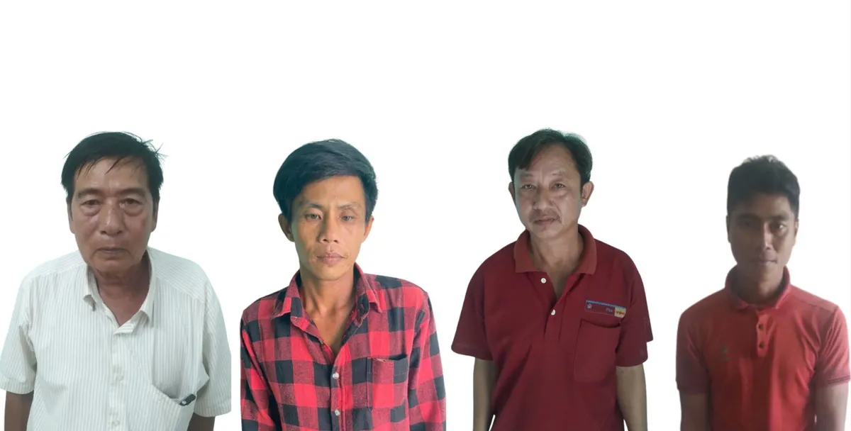 Nh&oacute;m đối tượng giả l&agrave;m c&ograve; l&uacute;a, chủ l&uacute;a lừa đảo chiếm đoạt hơn 3,3 tỷ đồng - Ảnh 1.