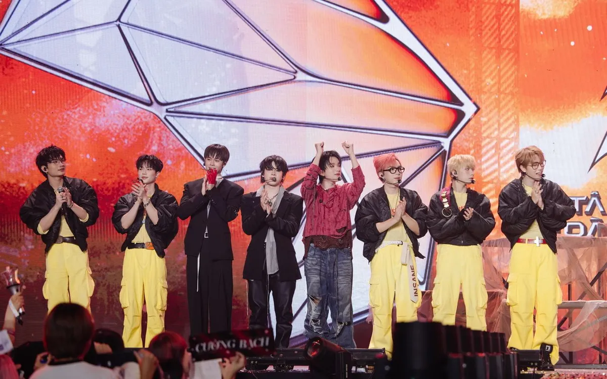 Top 8 Tân binh toàn năng trình diễn trong tập 14