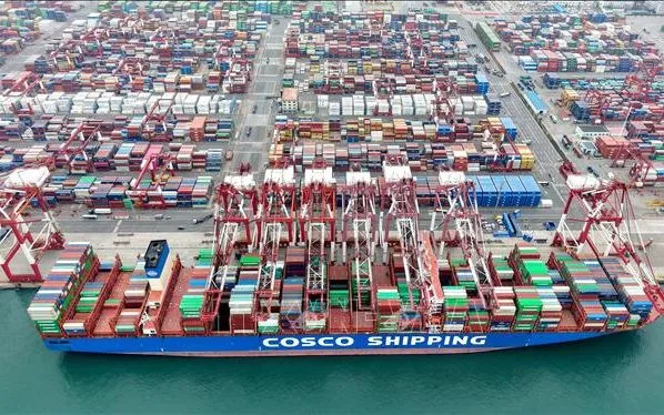 Cảng hàng hóa Thanh Đảo, tỉnh Sơn Đông, Trung Quốc. Ảnh: THX/TTXVN