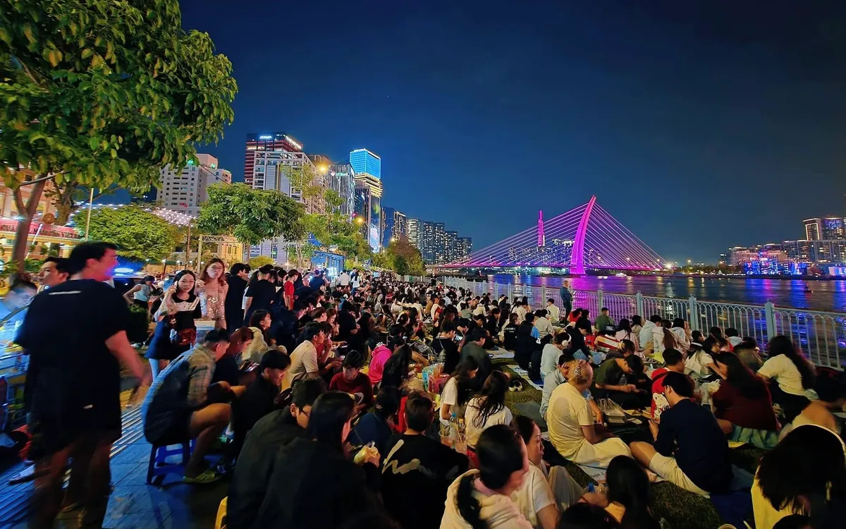 Du lịch TP Hồ Chí Minh thu hơn 2.600 tỷ đồng trong dịp Tết dương lịch- Ảnh 1. Du lịch TP Hồ Chí Minh thu hơn 2.600 tỷ đồng trong dịp Tết dương lịch- Ảnh 1.