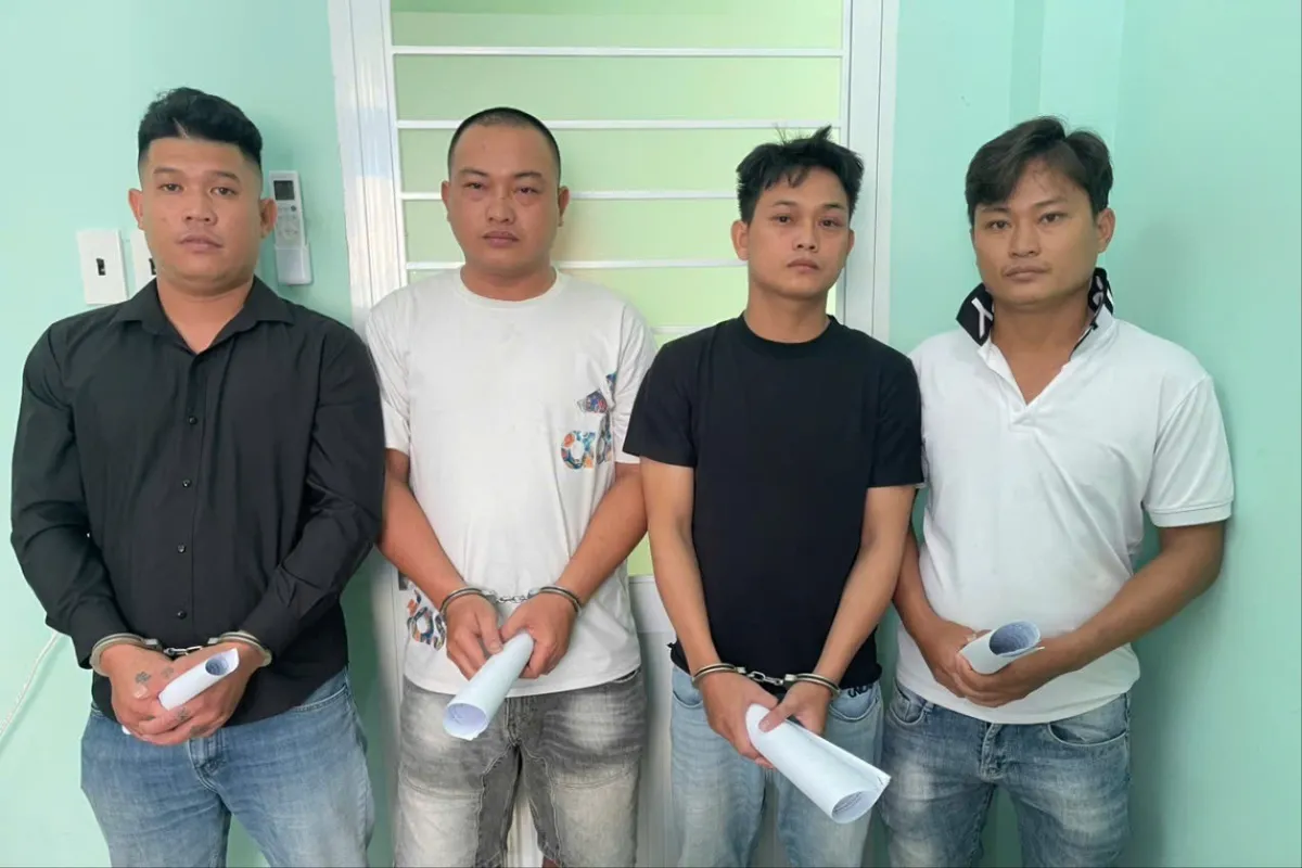 Nh&oacute;m đối tượng giả l&agrave;m c&ograve; l&uacute;a, chủ l&uacute;a lừa đảo chiếm đoạt hơn 3,3 tỷ đồng - Ảnh 2.