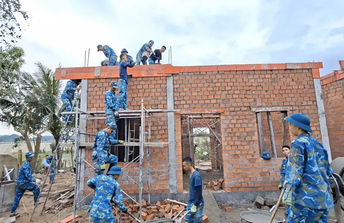 Chiến dịch Quang Trung: B&agrave;n giao 96 căn nh&agrave; mới gi&uacute;p b&agrave; con v&ugrave;ng lũ Đắk Lắk ổn định cuộc sống- Ảnh 1.