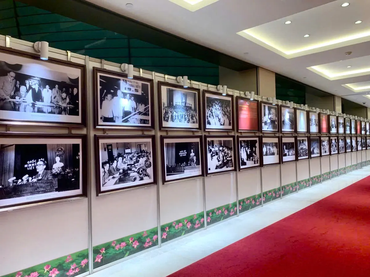 Công tác chuẩn bị cho khai mạc Triển lãm đã sẵn sàng.