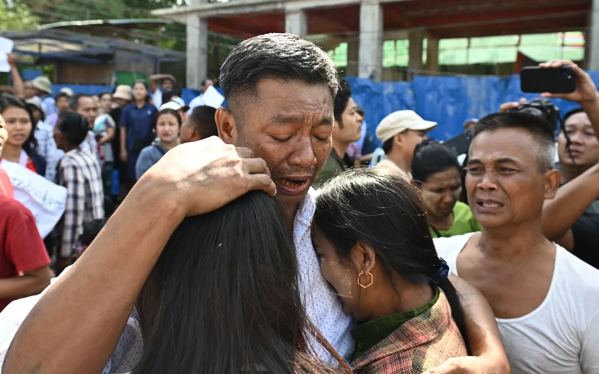 Tù nhân đã được trả tự do ở Myanmar, ngày 4/1/2026 (Ảnh: AFP)