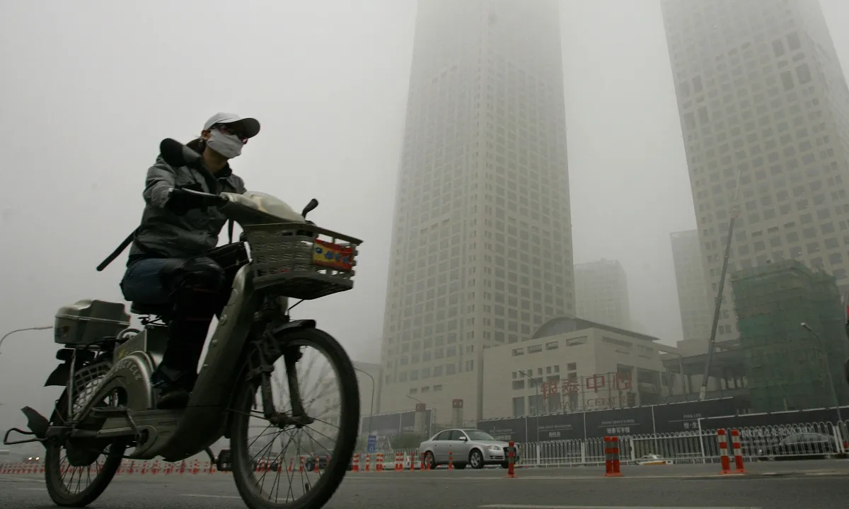 Bắc Kinh gi&agrave;nh lại bầu trời xanh - Ảnh 1.