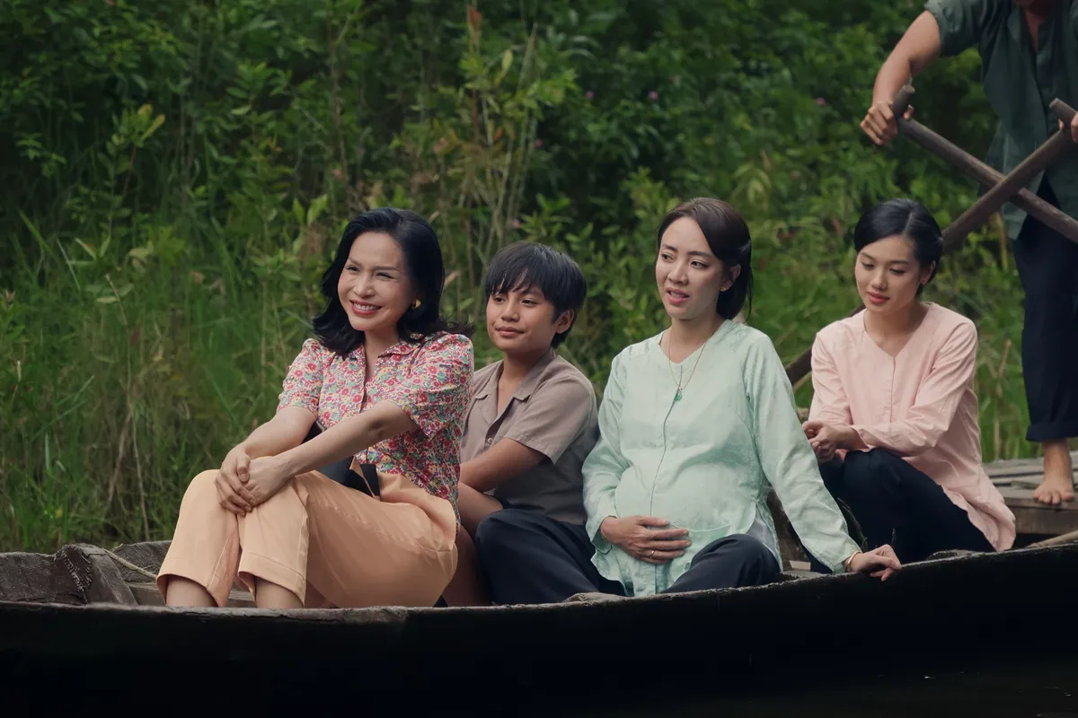 Ph&ograve;ng v&eacute; đầu năm: phim Việt so k&egrave; phim ngoại - Ảnh 4.