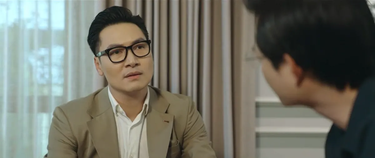 Lằn ranh - Tập 45: &Ocirc;ng S&aacute;ch bị vợ ph&aacute;t hiện ngoại t&igrave;nh, v&agrave;o &ldquo;tầm ngắm&rdquo; của B&iacute; thư Sơn - Ảnh 4.