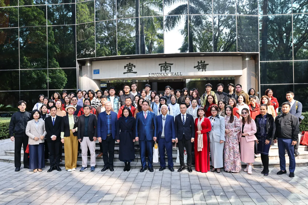 Khi truyền th&ocirc;ng l&agrave;m cầu nối cho H&agrave;nh tr&igrave;nh Hữu nghị Việt - Trung - Ảnh 8.