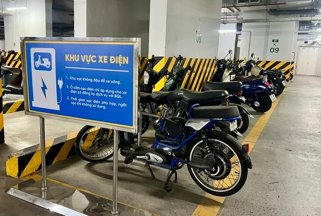 Bộ X&acirc;y dựng đề xuất bắt buộc bố tr&iacute; khu vực để xe điện ri&ecirc;ng biệt tại c&aacute;c chung cư x&acirc;y mới- Ảnh 1.