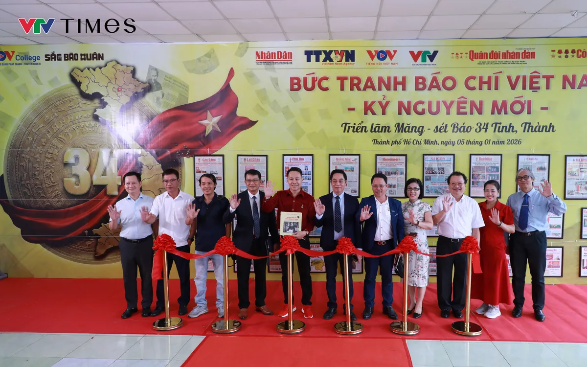 Triển lãm ấn phẩm báo in của 34 tỉnh thành sau hợp nhất - Ảnh 2.