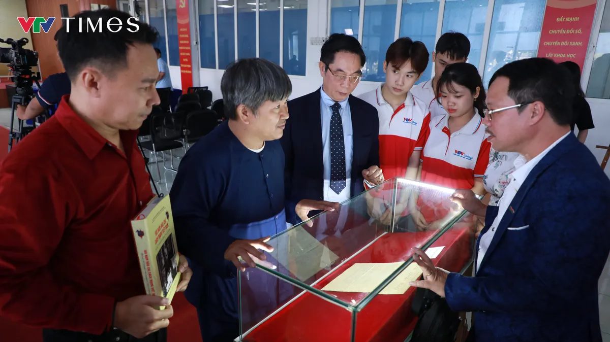 Triển lãm ấn phẩm báo in của 34 tỉnh thành sau hợp nhất - Ảnh 7.