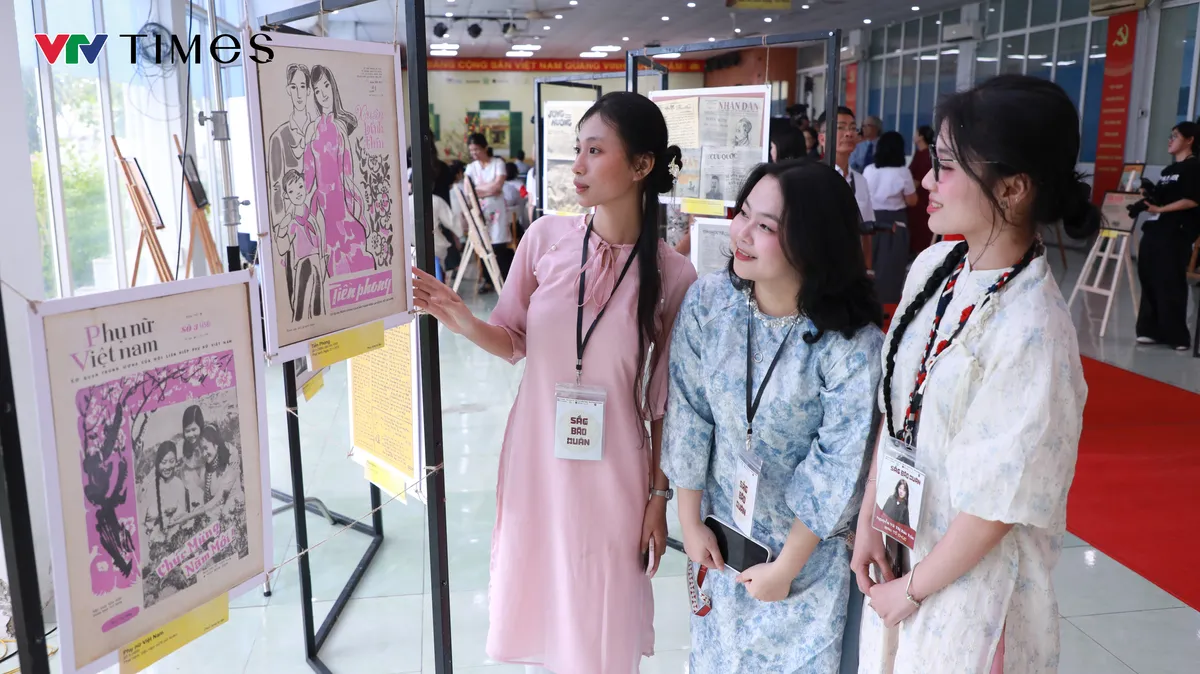 Triển lãm ấn phẩm báo in của 34 tỉnh thành sau hợp nhất - Ảnh 11.