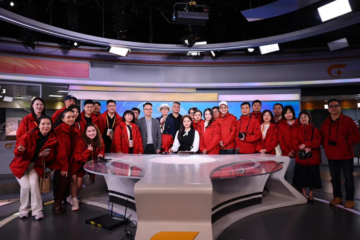 Khi truyền th&ocirc;ng l&agrave;m cầu nối cho H&agrave;nh tr&igrave;nh Hữu nghị Việt - Trung - Ảnh 5.