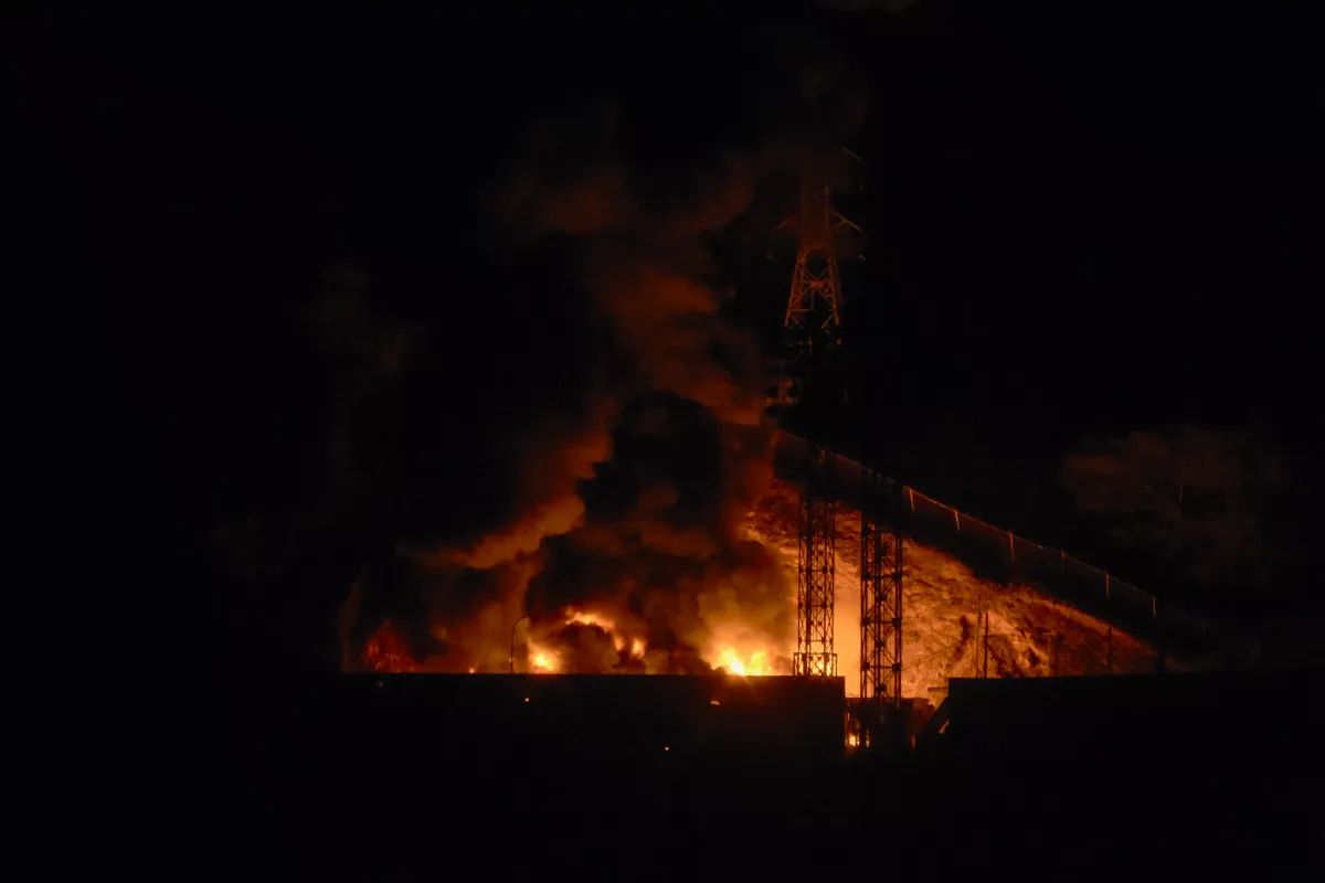 Nhiều c&ocirc;ng tr&igrave;nh tại Venezuela bị ph&aacute; hủy sau cuộc đột k&iacute;ch của Mỹ- Ảnh 1.