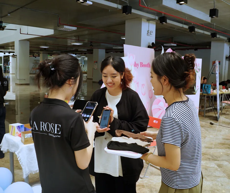 Sinh vi&ecirc;n ph&aacute;t triển hệ sinh th&aacute;i HealthTech AI đồng h&agrave;nh c&ugrave;ng gia đ&igrave;nh trẻ - Ảnh 1.