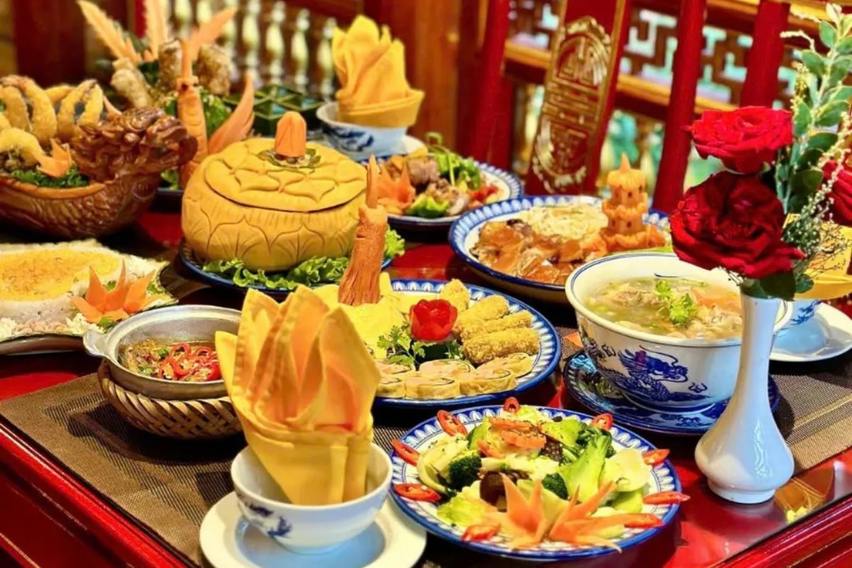 Ẩm thực cung đ&igrave;nh Huế: Triết l&yacute; nh&acirc;n sinh tr&ecirc;n b&agrave;n tiệc vương giả- Ảnh 3.