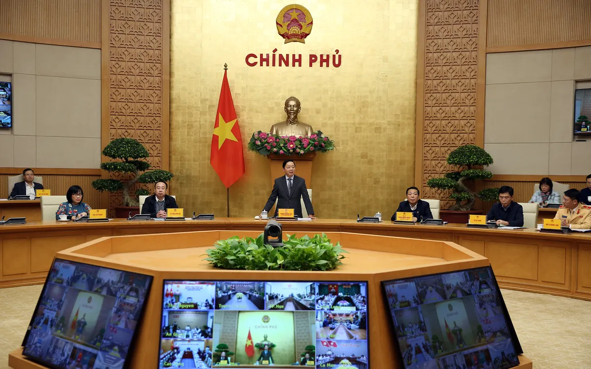 Phó Thủ tướng Trần Hồng Hà, Chủ tịch Ủy ban An toàn giao thông (ATGT) Quốc gia chủ trì hội nghị - Ảnh: VGP/Minh Khôi