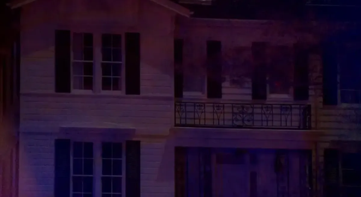 Đối tượng khả nghi đập k&iacute;nh, đột nhập nh&agrave; ri&ecirc;ng Ph&oacute; Tổng thống Mỹ JD Vance - Ảnh 2.