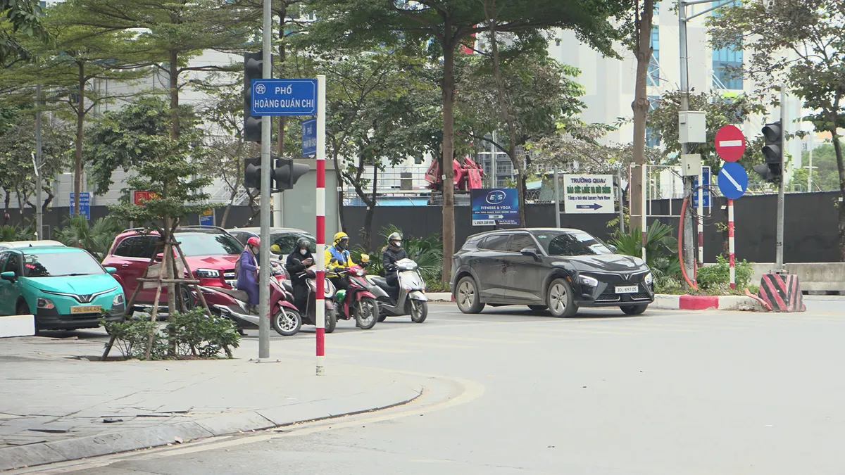 C&aacute;i lạnh buốt gi&aacute; đầu năm khiến nhịp sống Thủ đ&ocirc; chậm lại- Ảnh 12.