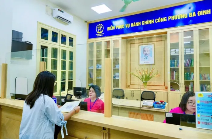 Kh&ocirc;ng nộp phạt h&agrave;nh ch&iacute;nh c&oacute; thể bị trừ lương, khấu trừ tiền trong t&agrave;i khoản từ 1-1-2026- Ảnh 1.