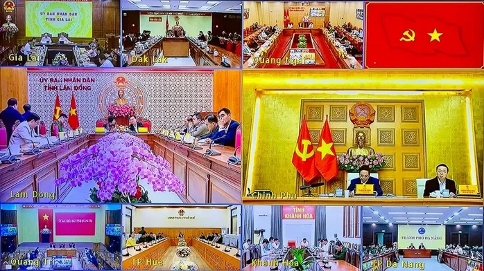 Thủ tướng y&ecirc;u cầu ho&agrave;n th&agrave;nh x&acirc;y, sửa nh&agrave; cho người d&acirc;n miền Trung trước ng&agrave;y 15/1, hỗ trợ th&ecirc;m 5 - 10 triệu đồng mỗi hộ- Ảnh 1.