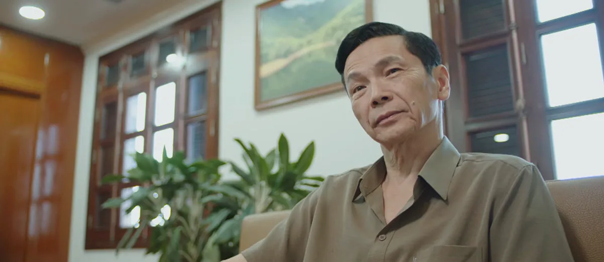 Lằn ranh - Tập 47: Khắc nhận mọi tội về m&igrave;nh, &ocirc;ng S&aacute;ch giăng lưới đ&acirc;m sau lưng Chủ tịch Thủy - Ảnh 5.