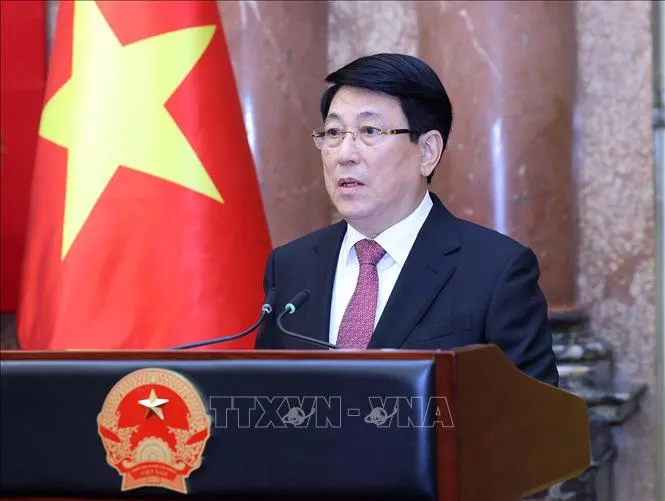 Chủ tịch nước Lương Cường trao quyết định bổ nhiệm Ph&oacute; Ch&aacute;nh &aacute;n TAND Tối cao - Ảnh 1.