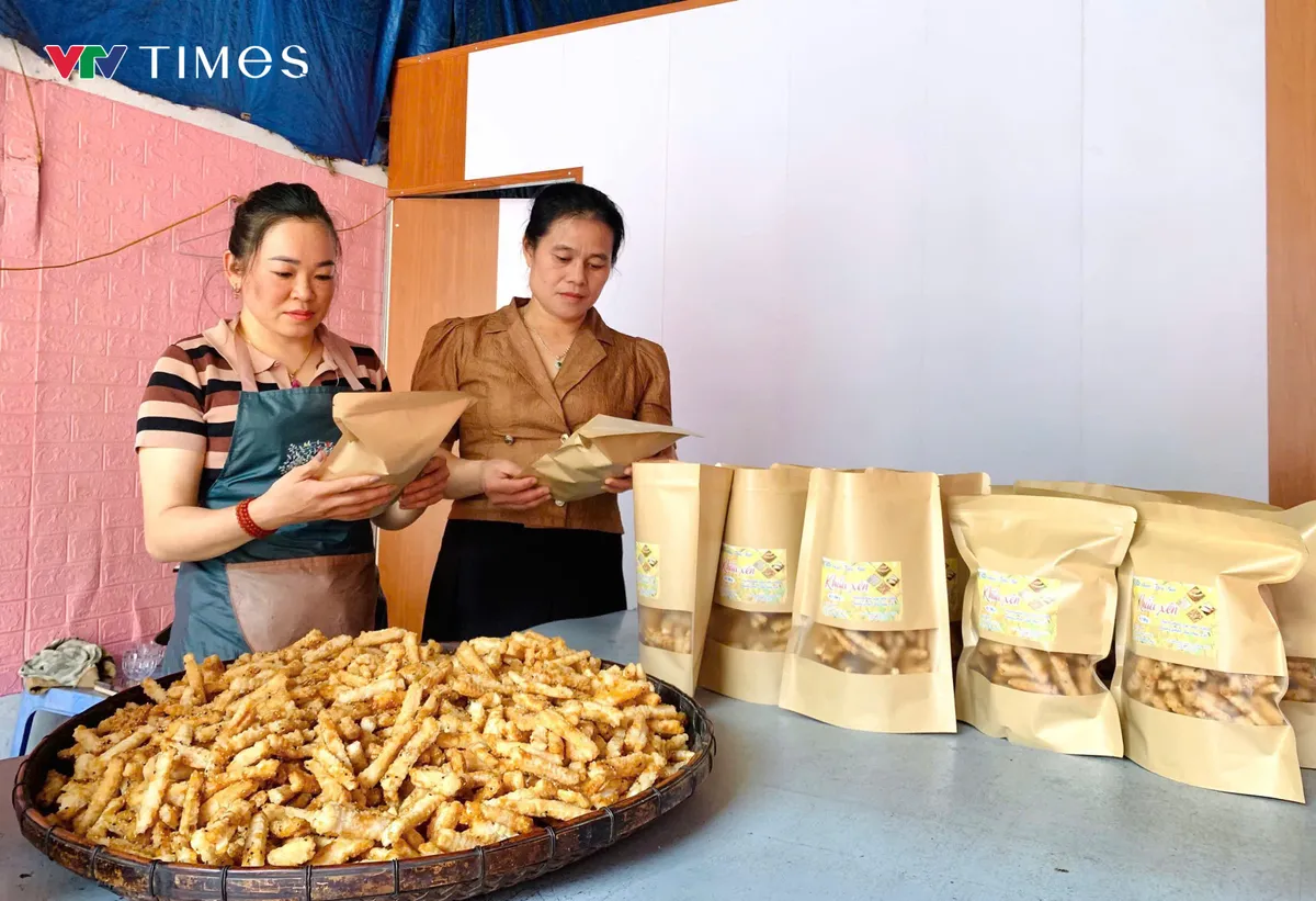 Người phụ nữ Thái giữ lửa nghề truyền thống giữa đại ngàn - Ảnh 4.