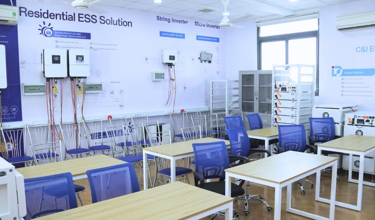 Deye Vietnam kh&aacute;nh th&agrave;nh ph&ograve;ng th&iacute; nghiệm C&ocirc;ng nghệ năng lượng Mặt trời - Ảnh 4.