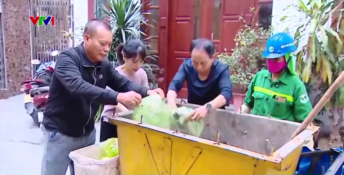 H&agrave; Nội siết chặt quản l&yacute; r&aacute;c thải sinh hoạt từ nguồn - Ảnh 4.